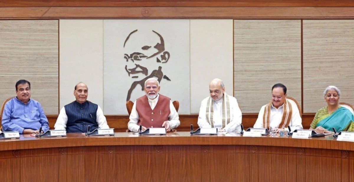Pradeep_G7's tweet photo. 🚨Worst  Cabinet in the history of India🚨

Modi has divided India.

Nirmala Sitharaman has shaken finance market. Series of pathetic decisions.

Amit Shah is not able to control the Anti-nationals and hurt GC folks.

Rajnath Singh is clueless as always.

Nitin gadkari has damaged the transportation system.

JP Nadda is bowing before Anti-nationals.