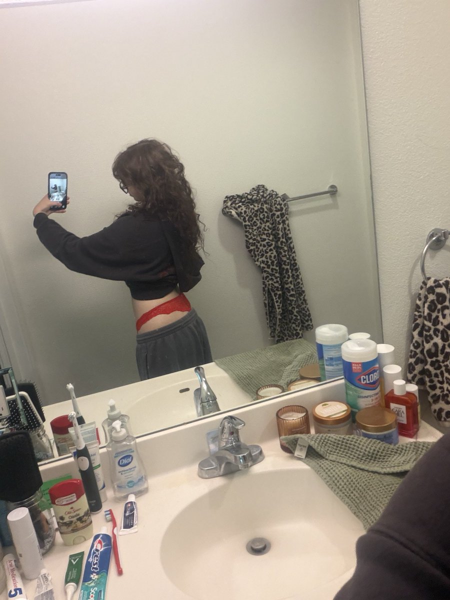 Veexx08's tweet photo. Rate my fit🤓 https://t.co/79nIo2Na4Q