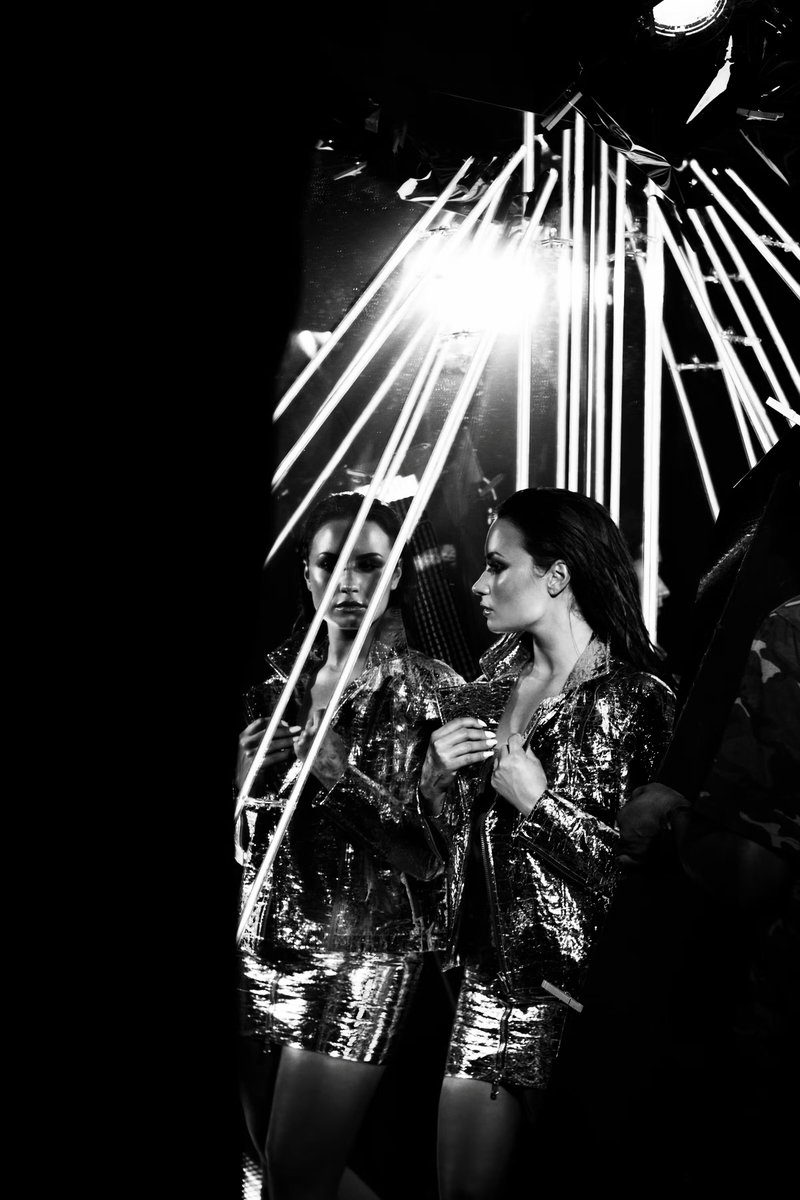justcatchmedemi's tweet photo. 9 years ago today, Demi Lovato released their sixth album, “Tell Me You Love Me”. 🌹 https://t.co/bhFgjFxpY0