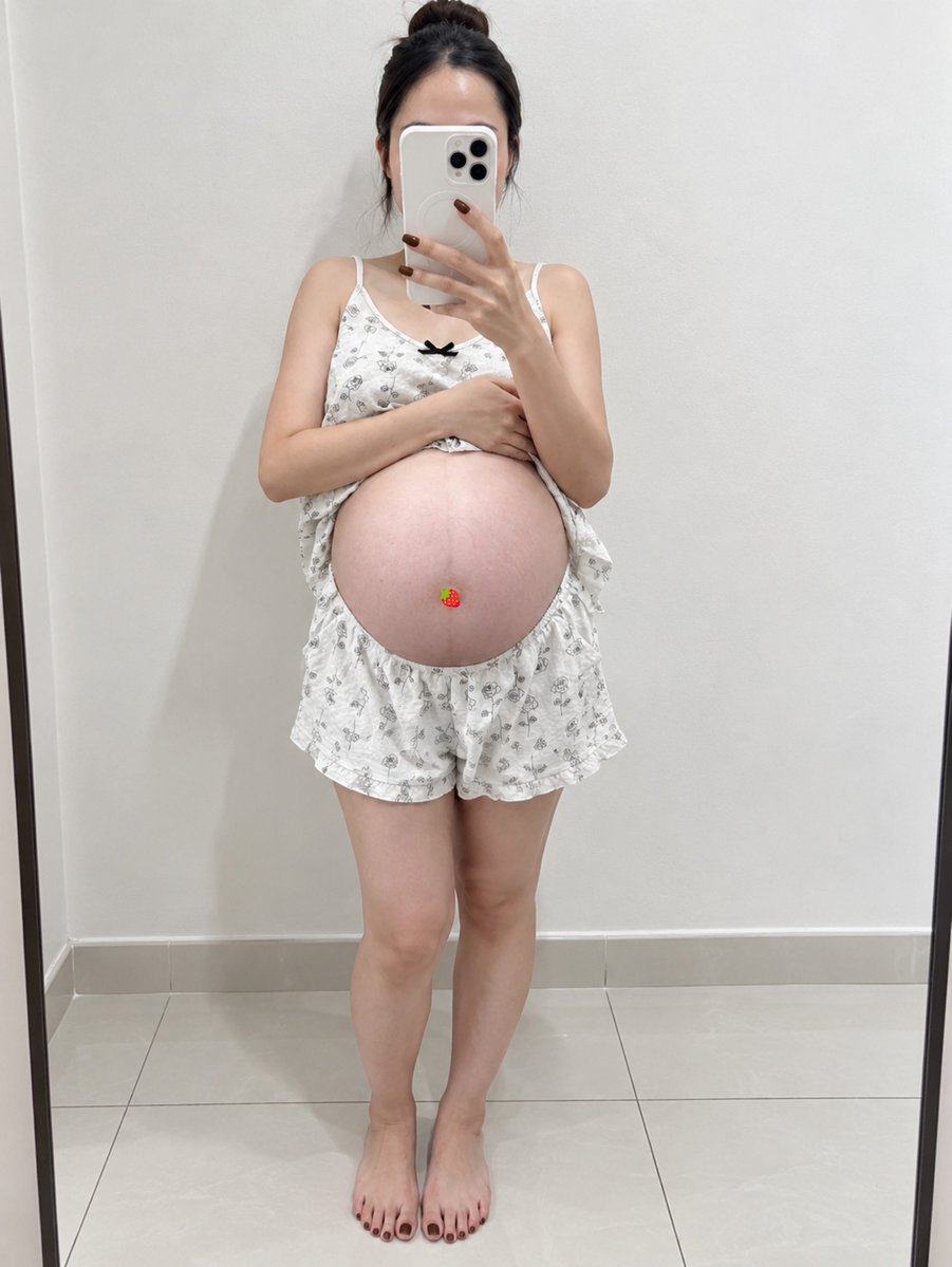 nhuiiuu's tweet photo. Buổi chiều cho các anh ngắm nè https://t.co/sDLWZSi8xW
