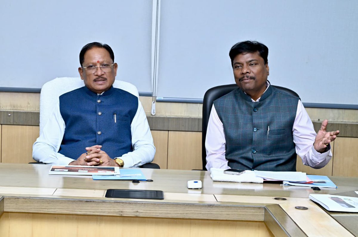 ChhattisgarhCMO's tweet photo. परिवहन विभाग की समीक्षा बैठक 

📍मंत्रालय, महानदी भवन, नवा रायपुर अटल नगर

#ReviewMeeting #Sushasansarkar #Chhattisgarh #VishnuDeoSai https://t.co/jDDkKyVgzm