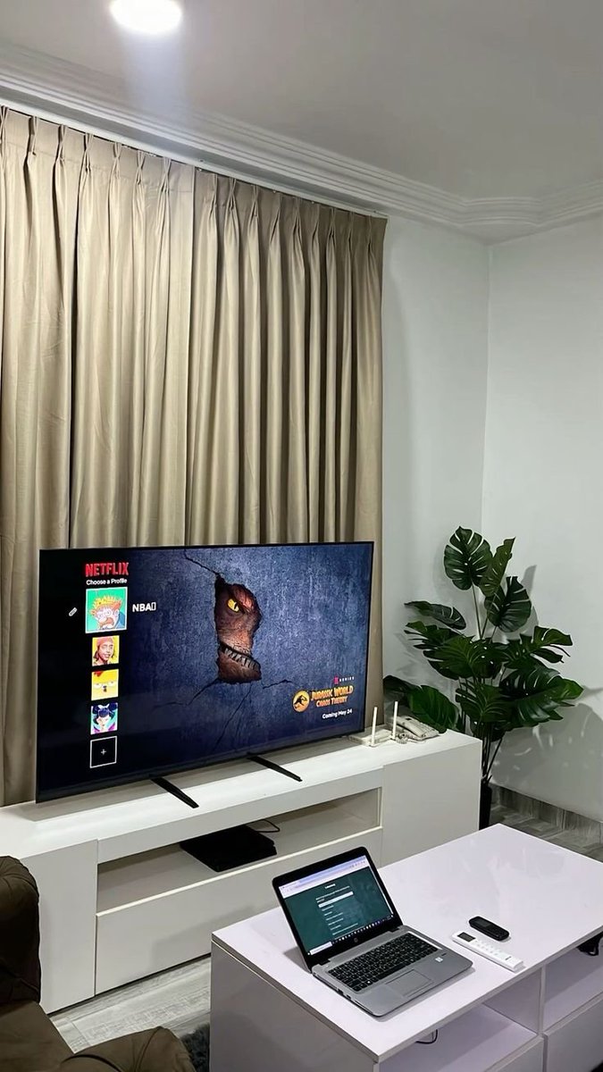 GentlemenxStyle's tweet photo. A cozy mix of entertainment, comfort, and personal taste. https://t.co/1GQvCRu1Nt
