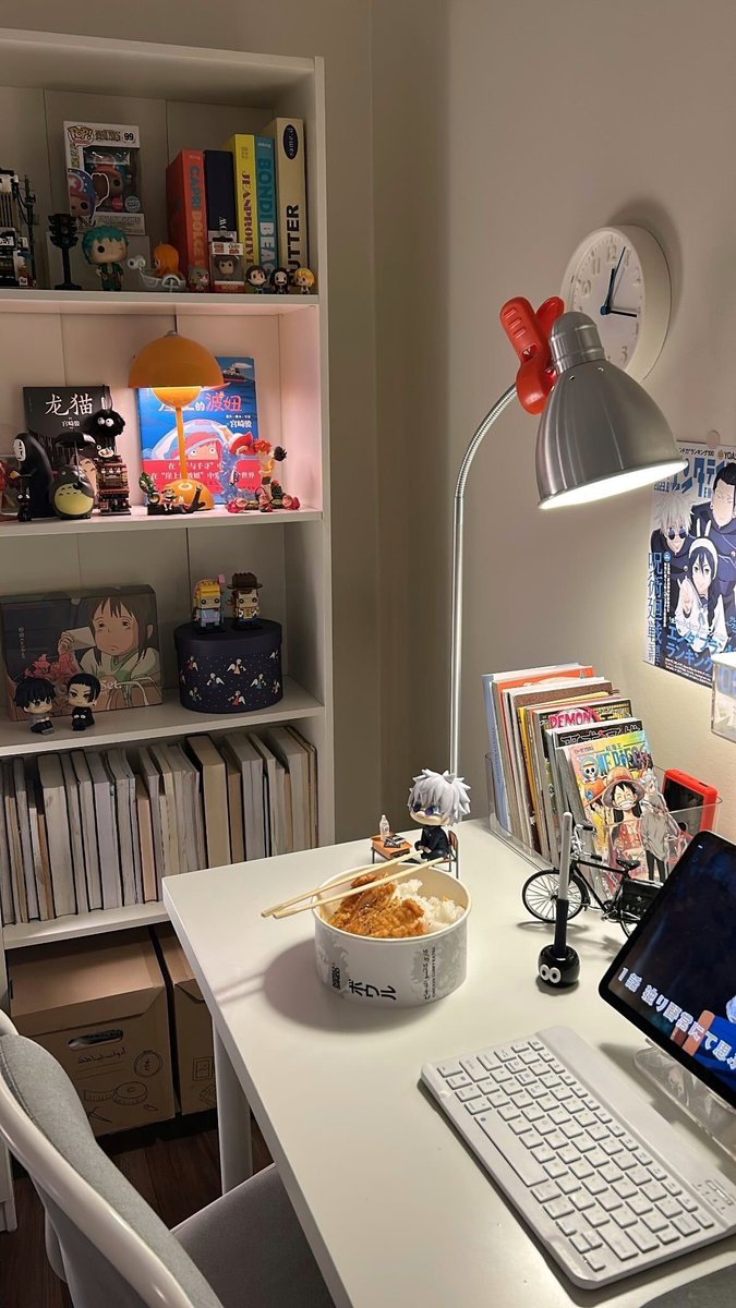 GentlemenxStyle's tweet photo. A cozy mix of entertainment, comfort, and personal taste. https://t.co/1GQvCRu1Nt