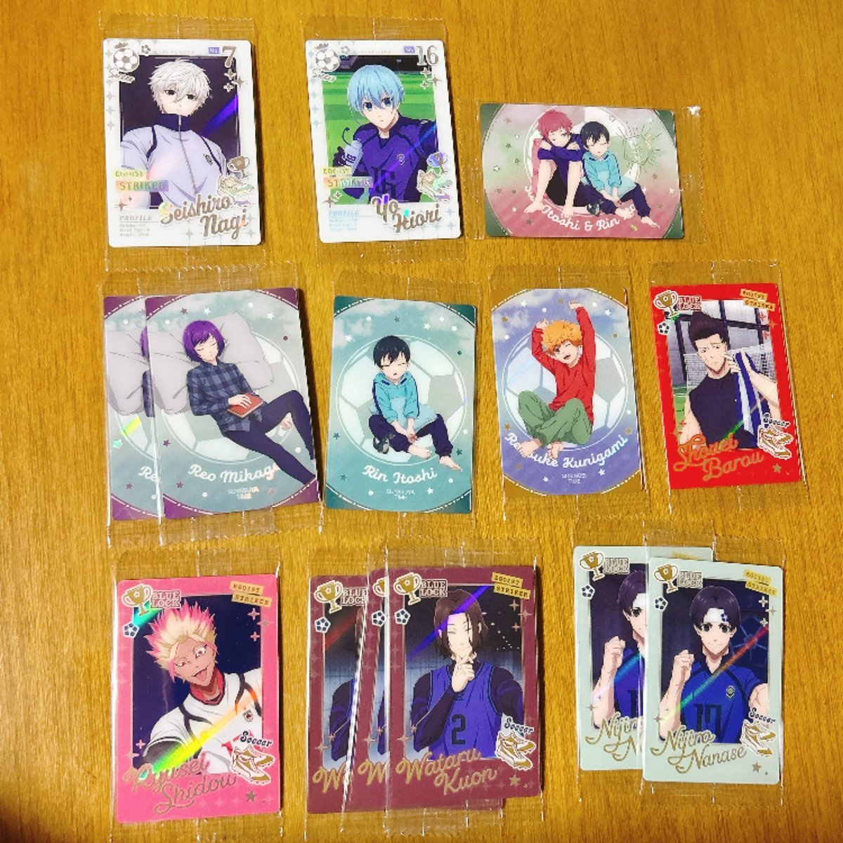 Coco_4751's tweet photo. ブルーロック ウエハース 交換or譲渡

【交換or譲】
凪・凛・冴・氷織・玲王・國神・士道・馬狼・久遠3・七星2

【求】千切(過去の物でも可) ＞ 玲王 

凪・玲王・シークレット以外は譲渡可🙆‍♀️

郵送またはタイミングが合えば手渡しでお願いします。お気軽にお声掛けください！ https://t.co/wywIjnhiyA