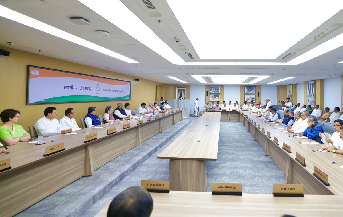 kcvenugopalmp's tweet photo. Under the leadership of Hon’ble Congress President Sh. Mallikarjun @kharge ji, CPP Chairperson Smt. Sonia Gandhi ji and LOP Sh. @RahulGandhi ji, attended the Congress Working Committee meeting at Indira Bhavan, New Delhi. 

Today, our agenda was clear - to discuss the next steps we must take in our agitation against CEC Gyanesh Kumar’s blatantly unconstitutional assault on our electoral framework. 

Since 2024, we have been exposing how voter rolls were manipulated and elections were rigged - as directed by Modi-Shah. 

This is an existential threat to our Constitution, and we cannot sit idle while a highly sophisticated conspiracy to demolish it bit by bit is orchestrated.