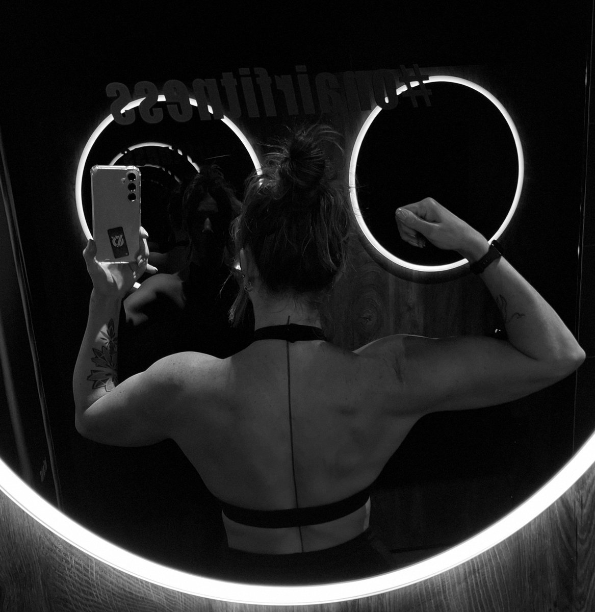 Luust_bzh's tweet photo. Faites du sport 🔥
#musclemommy #girlwholift https://t.co/6sA9HiQCFU