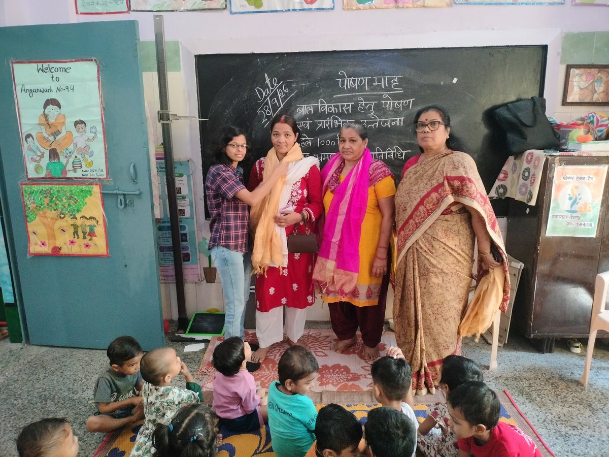 niketa29's tweet photo. आज  अपने ग्रह मंडल जोशी कॉलोनी में स्थित आंगनवाड़ी संख्या 94 में ‘आंगन मिलन सेवा’ के तहत आयोजित कार्यक्रम में कार्यक्रम संयोजिका के तौर पर सहभागिता करने का अवसर मिला।

इस अवसर पर अतिथि के रूप में श्रीमती मंजू गुप्ता जी की गरिमामयी उपस्थिति रही। कार्यक्रम के दौरान आंगनवाड़ी https://t.co/sMSKy7kNLA