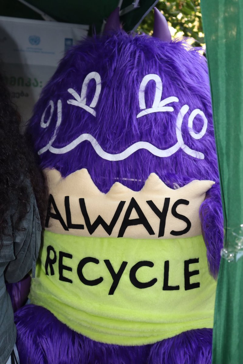 UNDPGeorgia's tweet photo. Chompo the Waste Monster👾 brought a circular gaming challenge to @IliaStateUni’s Science Picnic!

Chompo-calypse, a digital game, turned sustainable waste management into a fun learning adventure.

🇪🇺🇺🇳 Explore EU/UN support for #CircularEconomy

♻️ https://t.co/6mv855cgc3 https://t.co/IjFzORyUFA