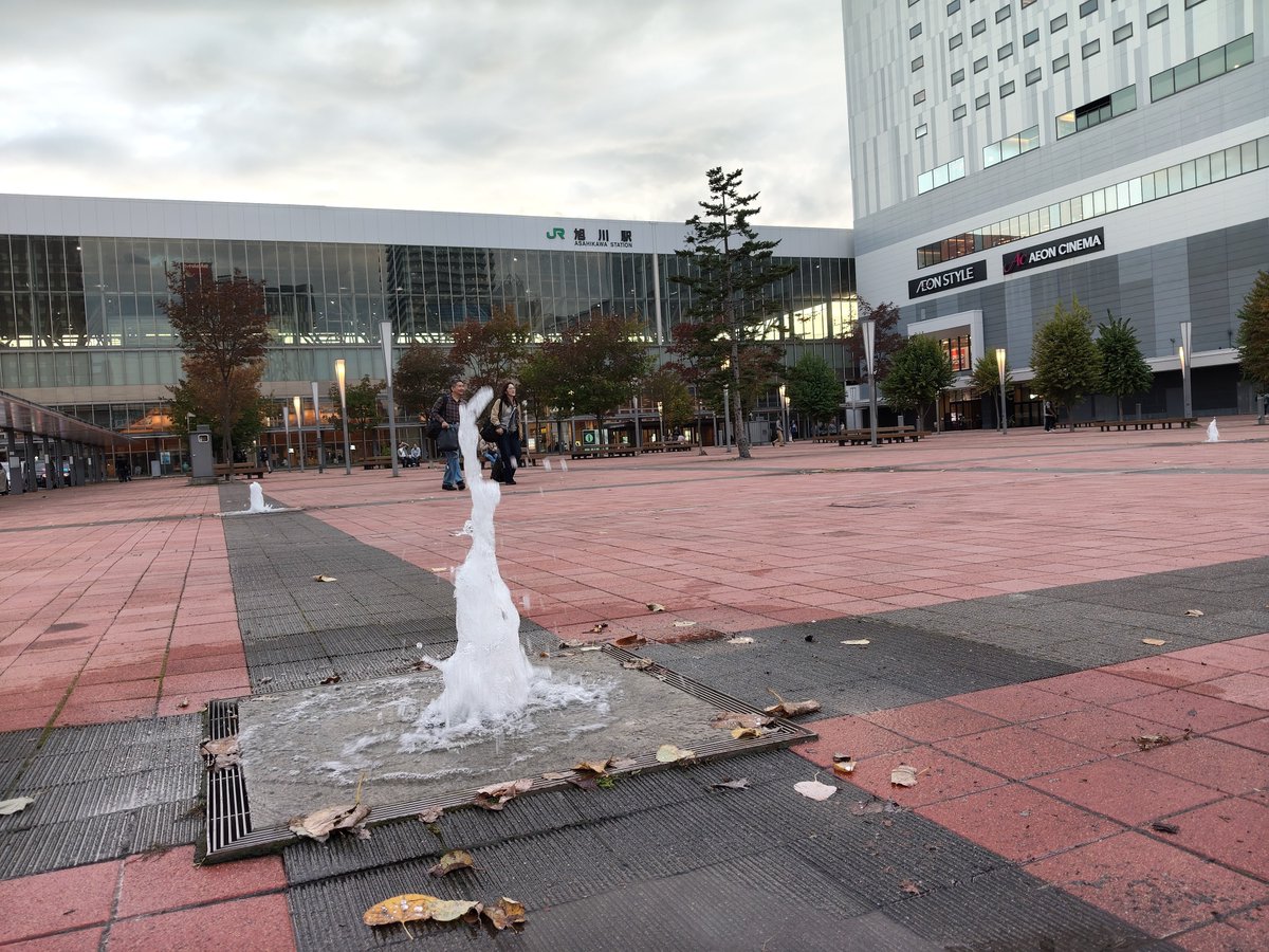 rakuda_ookami's tweet photo. なんか天気が安定しないなぁ。
すっかり秋模様🍁 https://t.co/8bMvsWV56v