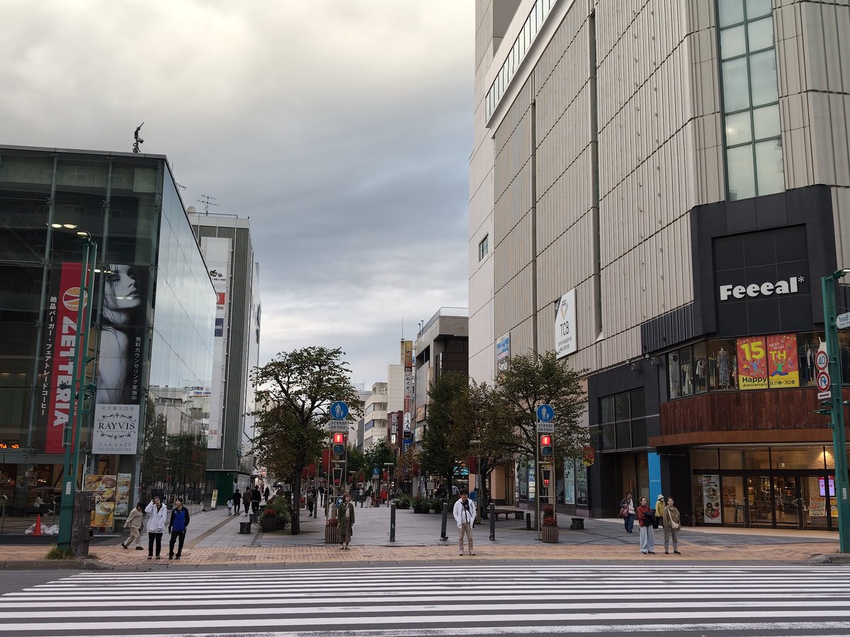 rakuda_ookami's tweet photo. なんか天気が安定しないなぁ。
すっかり秋模様🍁 https://t.co/8bMvsWV56v