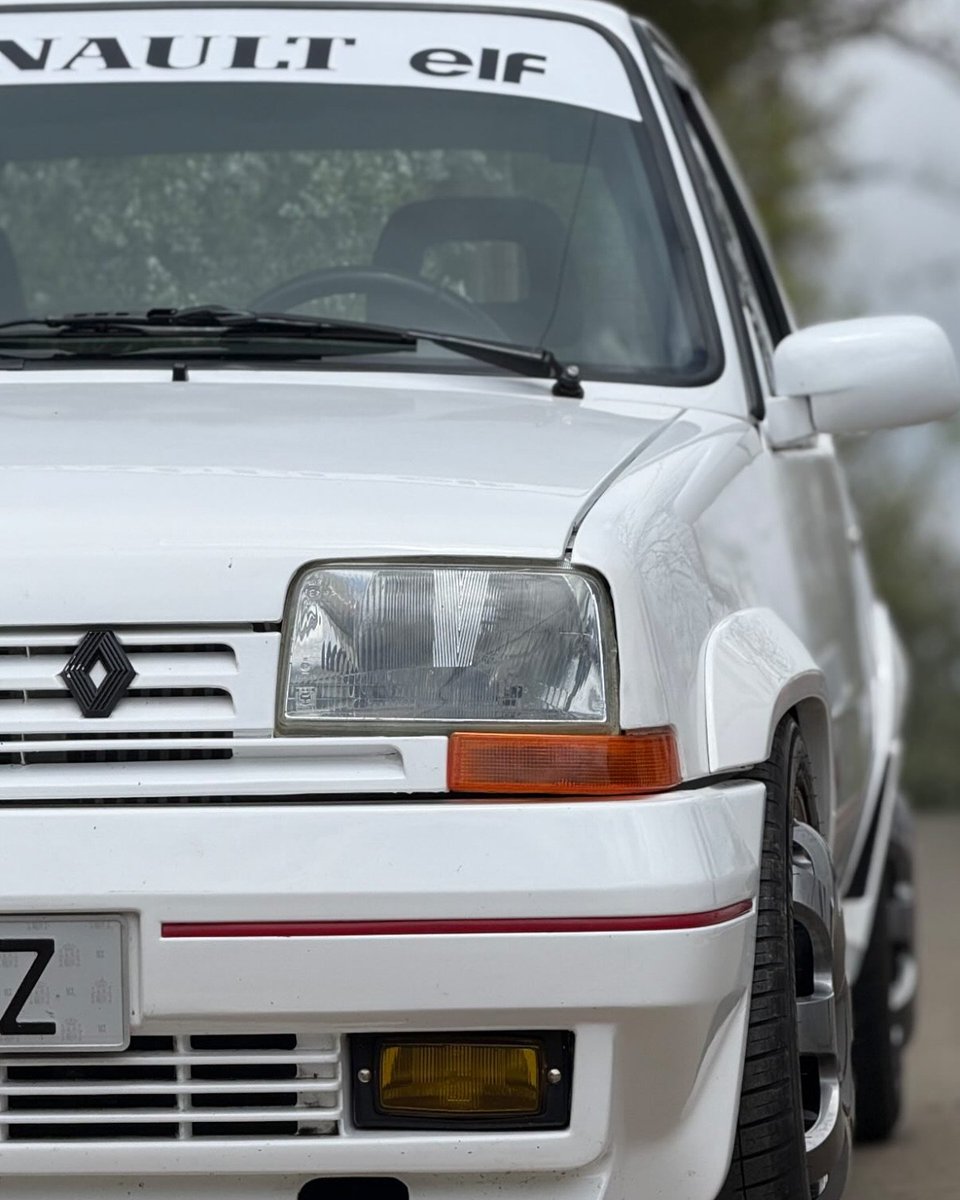 dnprrll97's tweet photo. Arrancando este martes con estilo clásico 🤍
¡Muy buenos días! ☁️
#RENAULT #Renault5GTturbo #R5GTturbo #GTturbo #RENAULTelf #RenaultSport #GoodMorning #MartesRenault https://t.co/WopvKbhN9D