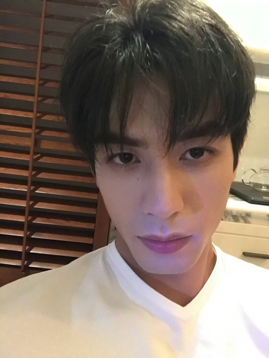 SWL99_update's tweet photo. 260929 | Longlong Weibo Update

At the end of this September

#SongWeilong #宋威龙

1/2 https://t.co/w02u9CkcRU