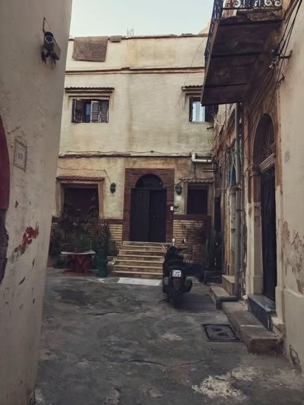 Ruqaya_6w's tweet photo. صباح الخير يا طرابلس ❤️☀️
أسعد الله صباحكم بكل خير، وربي يجعل نهاركم فرحة وراحة بال 🇱🇾✨
#طرابلس_الآن #طرابلس #ليبيا #صباح_الخير https://t.co/gWwt2xRQvQ