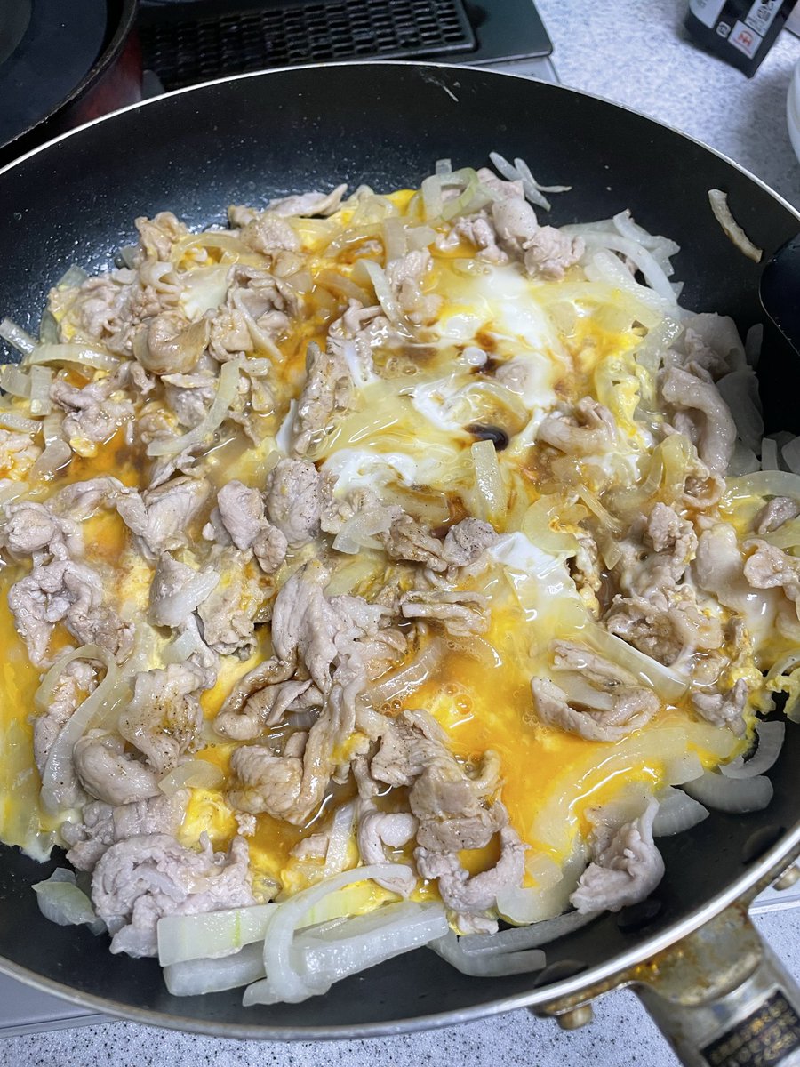 2106TuToMuuu's tweet photo. 連れ子丼 https://t.co/AnuLe5ZWFw