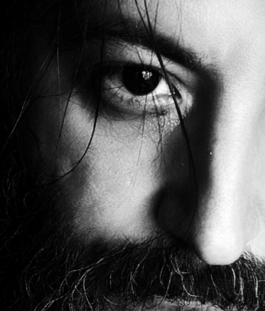 DarkSideOfMe86's tweet photo. 🎩 https://t.co/dsNbLF4qYW