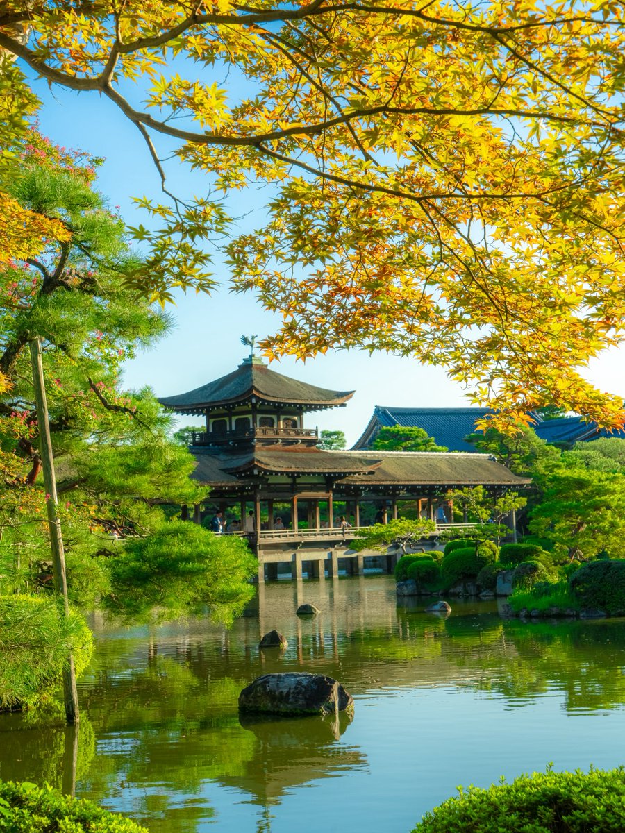 zw5150's tweet photo. そろそろ秋の訪れ🍂雅な夕景

本日も一日お疲れさまでした😊
#平安神宮
#京都 https://t.co/DpYbGdKP4s
