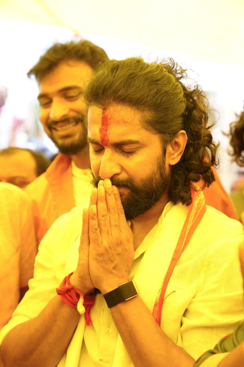 SLVCinemasOffl's tweet photo. Natural Star @NameisNani & #TheParadise team offered their prayers at the Sri Sammakka Saralamma Devasthanam in Medaram ✨

Book your tickets now!
🎟️ https://t.co/X3CfSZupzo

Natural Star @NameisNani in an @odela_srikanth cinema ❤️‍🔥
An @anirudhofficial musical 🎼

@themohanbabu @11Lohar @sudhakarcheruk5 @TheRaghav_Juyal @sonalikulkarni @sampoornesh @Dop_Sai @NavinNooli @artkolla @withAjayKumarJ @NareshYalla21 @SLVCinemasOffl @TheParadiseOffl @saregamasouth @saregamaglobal @ivyofficial2023 @PrathyangiraUS