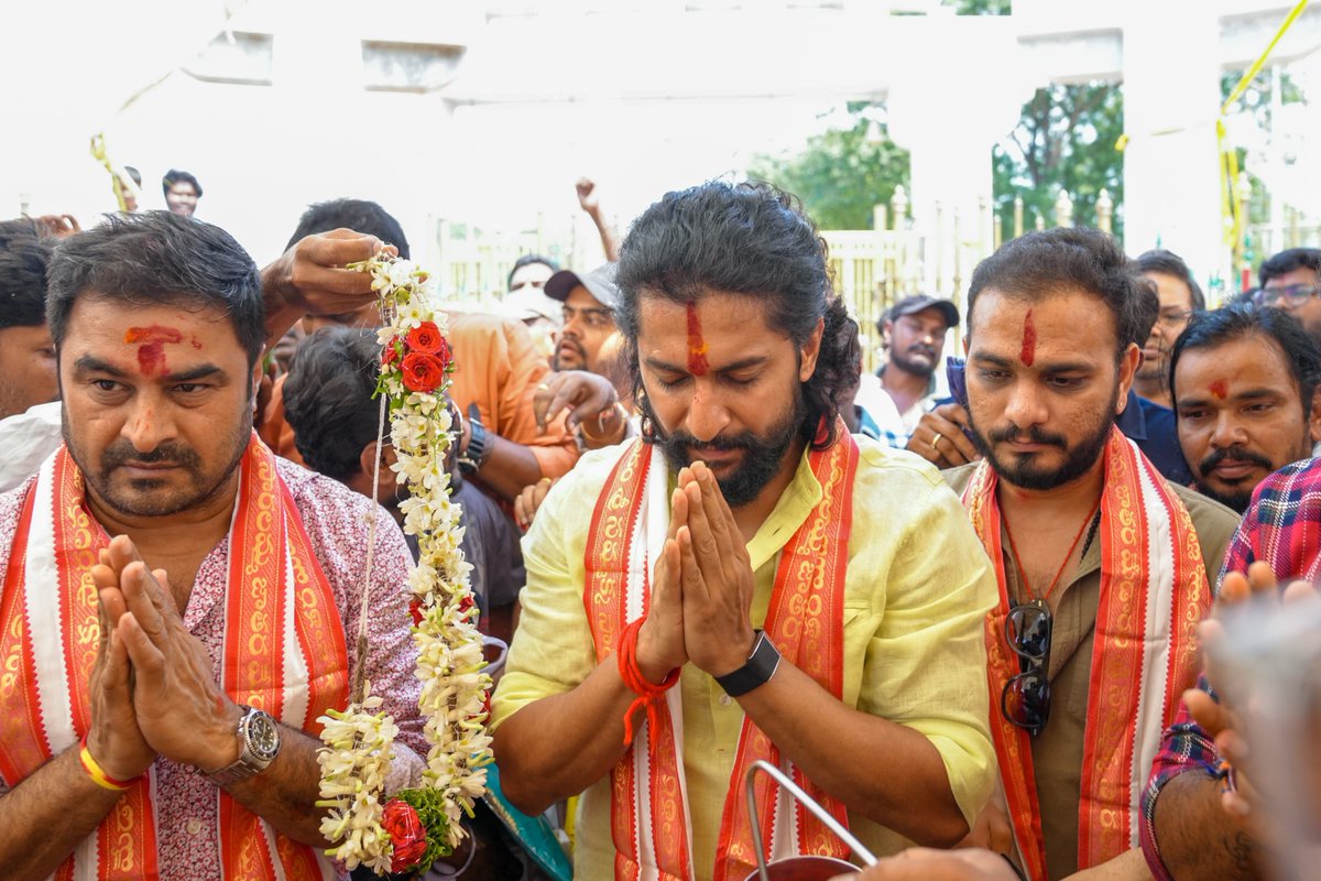 SLVCinemasOffl's tweet photo. Natural Star @NameisNani & #TheParadise team offered their prayers at the Sri Sammakka Saralamma Devasthanam in Medaram ✨

Book your tickets now!
🎟️ https://t.co/X3CfSZupzo

Natural Star @NameisNani in an @odela_srikanth cinema ❤️‍🔥
An @anirudhofficial musical 🎼

@themohanbabu @11Lohar @sudhakarcheruk5 @TheRaghav_Juyal @sonalikulkarni @sampoornesh @Dop_Sai @NavinNooli @artkolla @withAjayKumarJ @NareshYalla21 @SLVCinemasOffl @TheParadiseOffl @saregamasouth @saregamaglobal @ivyofficial2023 @PrathyangiraUS