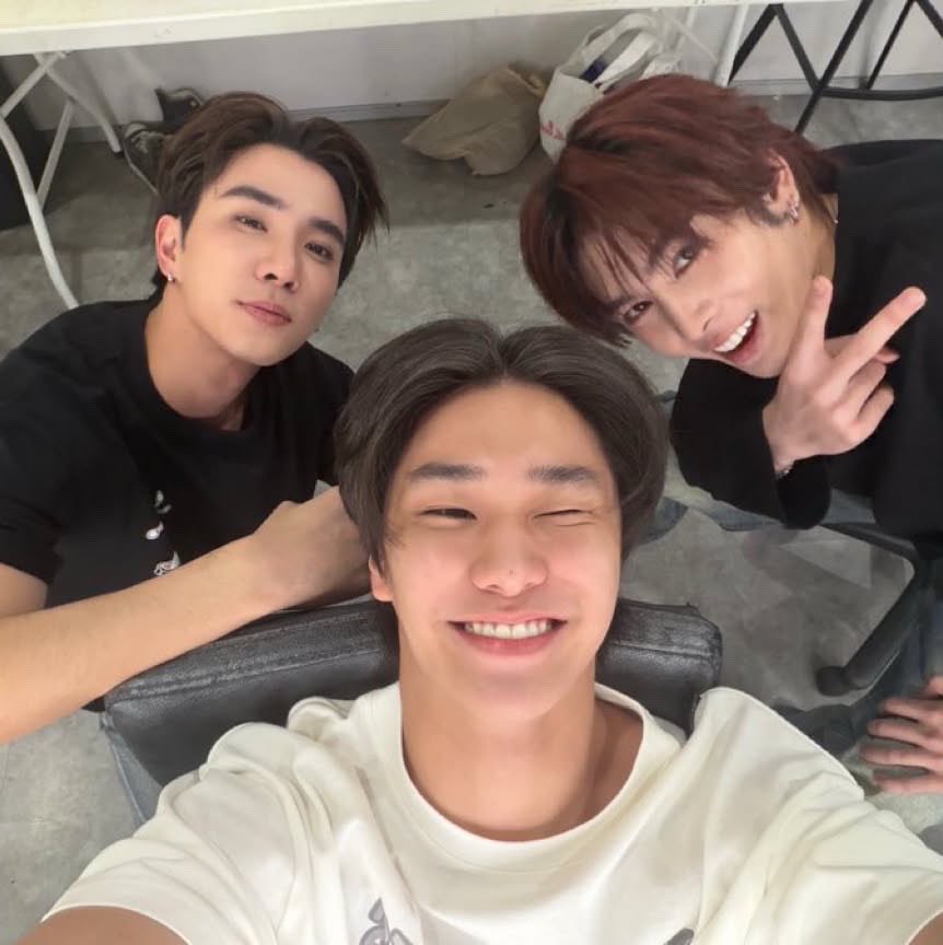 prthxsnt's tweet photo. my favs, they’re so precious to me :( they literally look like family TT🤏🏻 https://t.co/RWl1DcpcAJ
