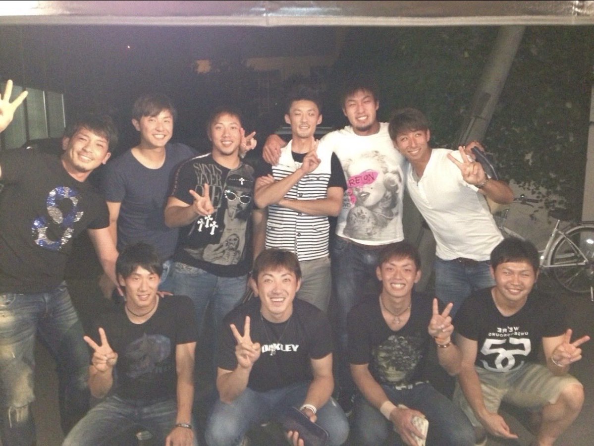 shuhei_37's tweet photo. 晃、19年間お疲れさま！

雁ノ巣や西戸崎でずっと一緒に練習してきたな！
野球でもプライベートでも、本当にたくさんの思い出があるね🤭

晃は本当に芯が強い。
そして、よく笑う😁
そんな晃が大好きやで😏

これからもお互い頑張ろうな💪

またゆっくりワイン飲もう🍷

See you down the road🔥 https://t.co/ELNaHNWaPY