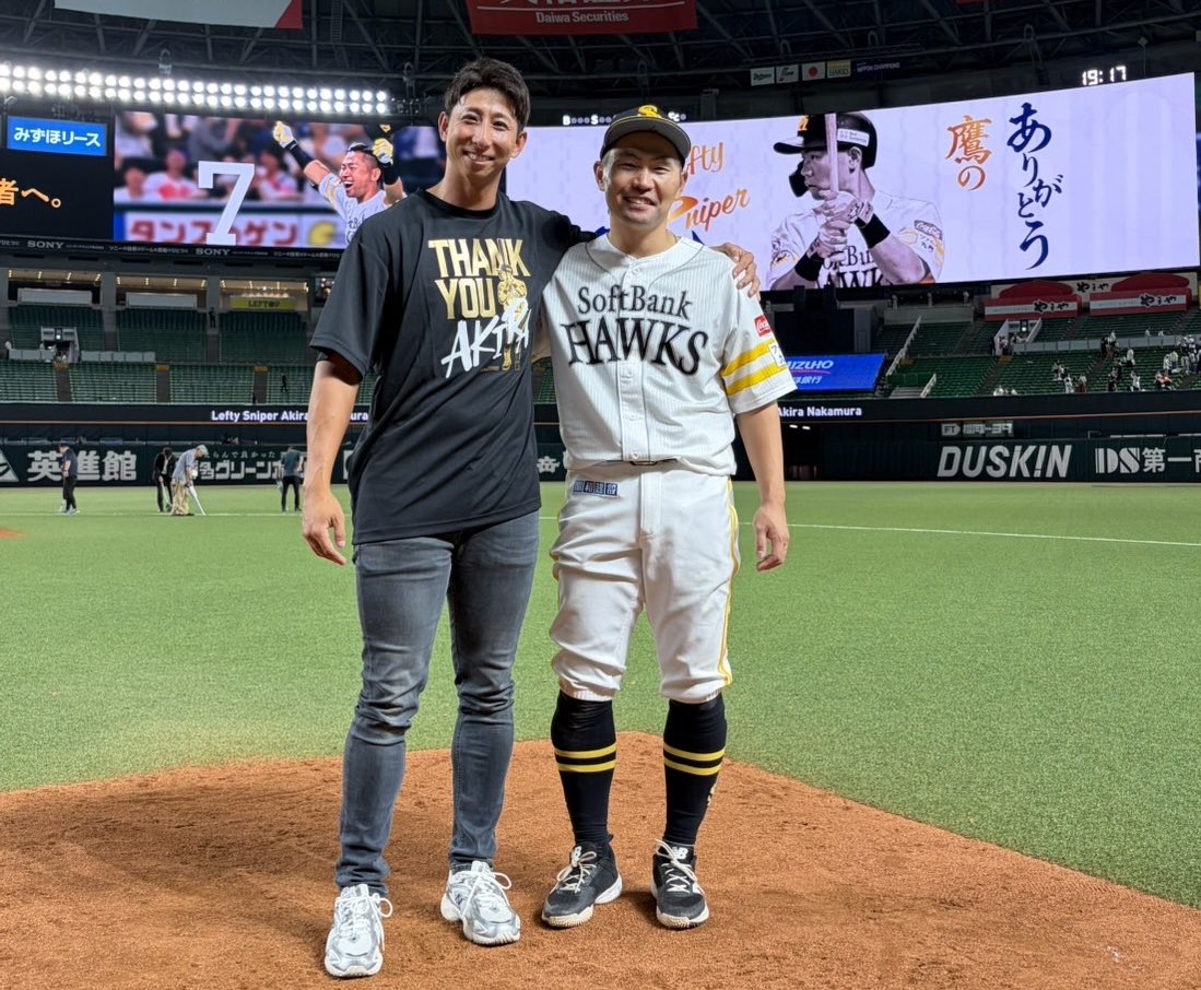 shuhei_37's tweet photo. 晃、19年間お疲れさま！

雁ノ巣や西戸崎でずっと一緒に練習してきたな！
野球でもプライベートでも、本当にたくさんの思い出があるね🤭

晃は本当に芯が強い。
そして、よく笑う😁
そんな晃が大好きやで😏

これからもお互い頑張ろうな💪

またゆっくりワイン飲もう🍷

See you down the road🔥 https://t.co/ELNaHNWaPY