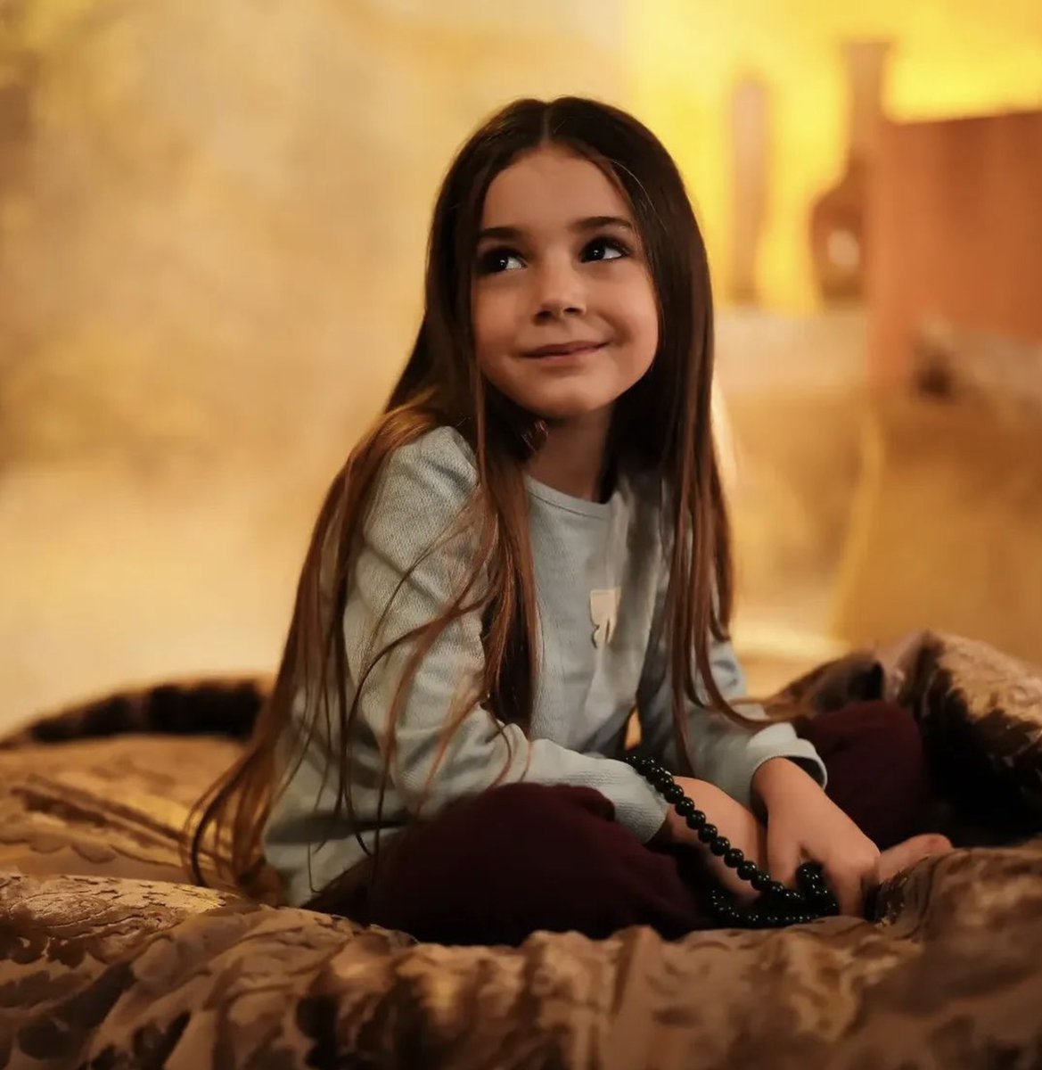 amoureuchats's tweet photo. iki dakika güldü ya, hemen ağlatmayı başarmışlar kuşumu 🥺 allah’ım, sen hüma kuşumun gözyaşlarını al, destan ve vuslata ver
 #sevdanbirateş https://t.co/nZ9q8BmUAC