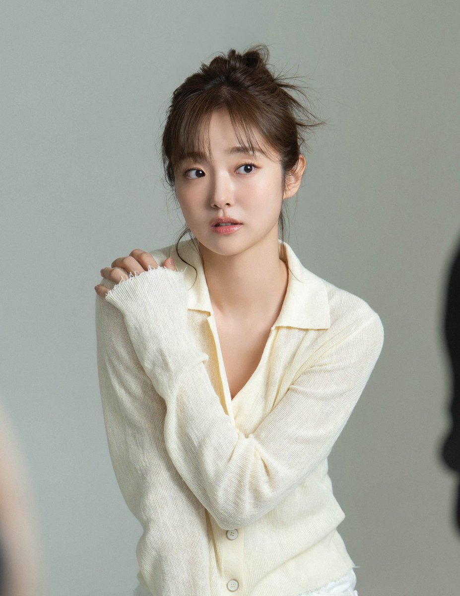 kdrama_menfess's tweet photo. Kim Hyejun neomu yeppeo🫰🏻🤩 •kdm• 

https://t.co/kycWw5OgJq