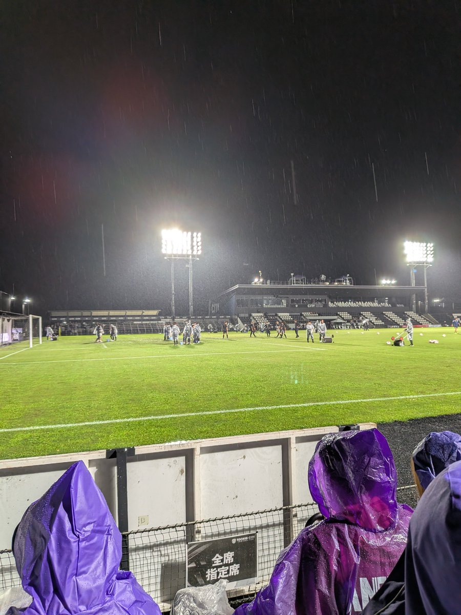 lovre0625's tweet photo. めちゃ近い、ただ雨ヤバい https://t.co/KwS3AhGI55