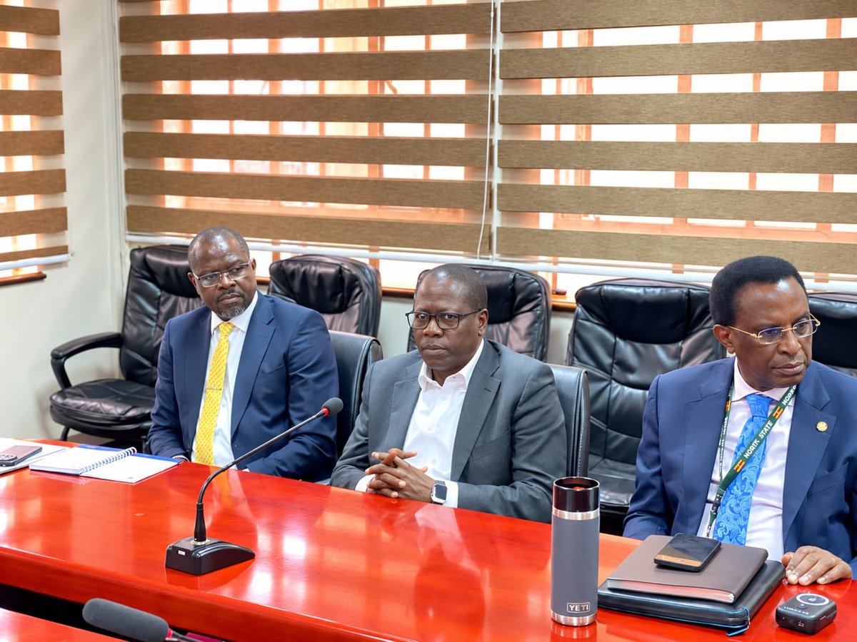 MoWT_Uganda's tweet photo. Earlier today ,We hosted H.E. Ambassador Lee Sangho of the Republic of Korea for a courtesy meeting with the Ministry leadership.

The meeting, hosted by @HonByamukama  alongside State Minister for works and Transport (Transport)Hon. Julius Maganda Wandera  and @HonSirajAli focused on strengthening Uganda Korea cooperation, including funding support from the Korean Exim Bank and other areas of mutual interest in the works and transport sector.