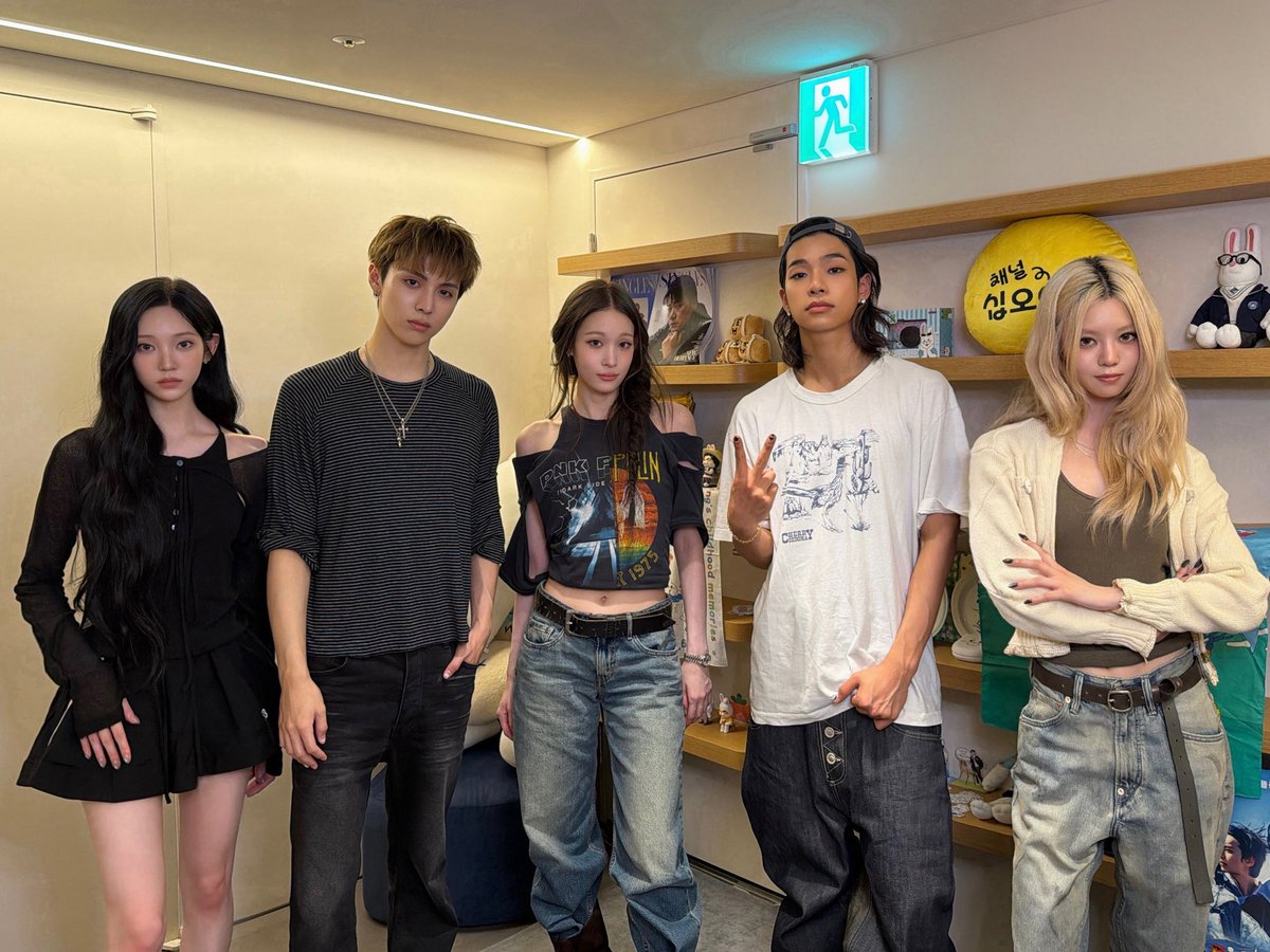ALLDAY_PROJECT's tweet photo. [📹] 무엇이든 홍보해드립니다. 단, 게임에 통과하면 | 🌓쩜오야

🔗 https://t.co/10tuRMjM7o

#ALLDAYPROJECT #ADP #올데이프로젝트
#CRASH
#THEBLACKLABEL #더블랙레이블 https://t.co/glMjdzmAPk