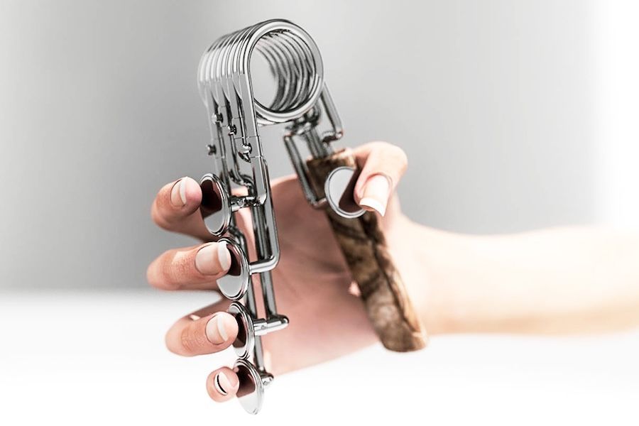 i_______DESIGN's tweet photo. 強い身体性を伴う楽器との関係に着目した、サックス奏者のように指を鍛えるハンドグリップのアイデア。
Workout Tool Design The Gripper　|　Yamaha Design Lab(@YamahaMusic_Jp)　|　1347r2

ー
A hand grip trainer built on the physical bond between musician and instrument, strengthening fingers the way a saxophonist builds them through play. 
Workout Tool Design The Gripper　|　Yamaha Design Lab(@YamahaMusic_Jp)　|　1347r2

https://t.co/Ul74F0xv4t
