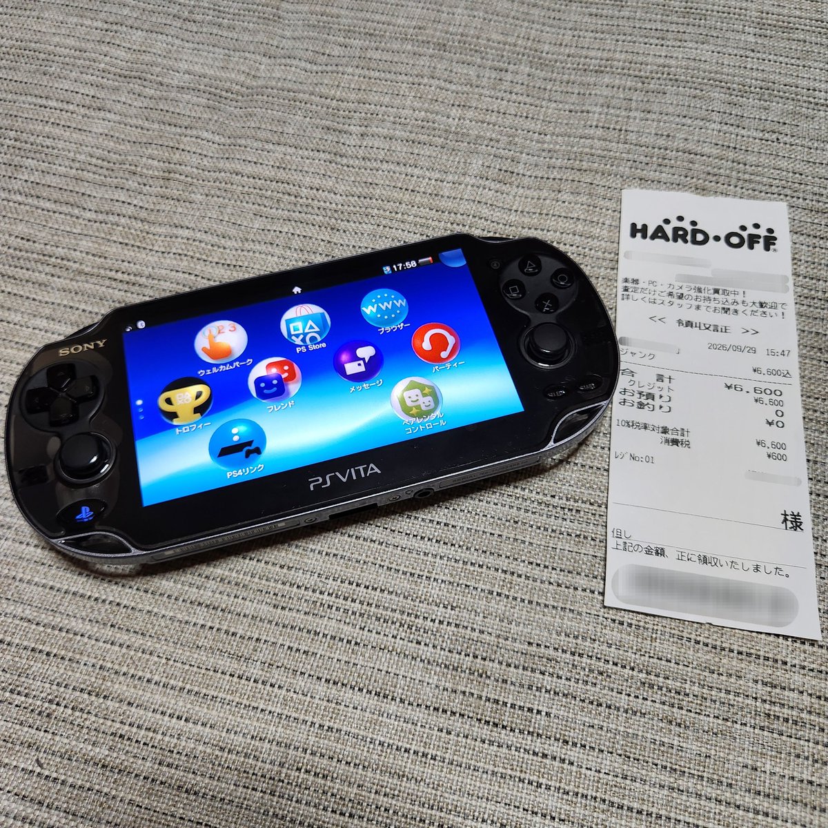 nukomaru's tweet photo. めちゃくちゃ美品の初期型 PS Vita 
ジャンクでお値段 6,600円

ジャンク理由は
"タッチパネルでしかメニュー操作できない"
…設定のチェックが外れていただけでした ありがたや🫠 https://t.co/Vcm9yw1g41