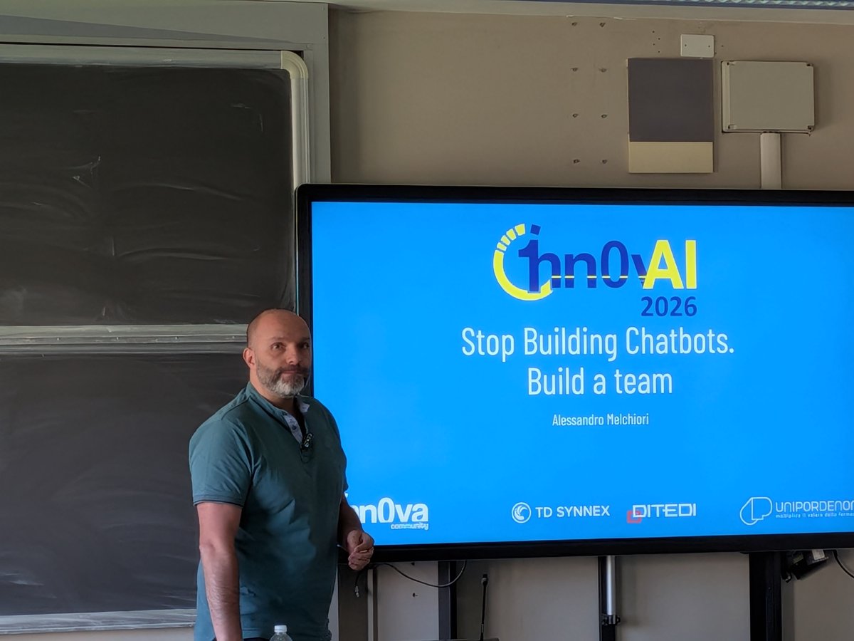 codiceplastico's tweet photo. Sabato eravamo a Pordenone per 1nn0vAI 2026 🎤

Alessandro ha parlato di agenti AI che lavorano in squadra dall'analisi al codice, Alberto di un RAG costruito da zero per un progetto vero.

Grazie a 1nn0va e a chi era in sala!

#ai #RAG #aiagents https://t.co/qgPl5aEZo4