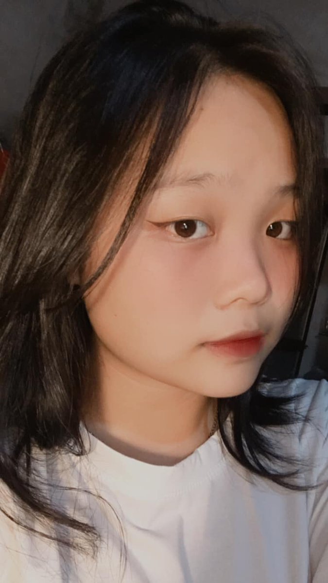 ImaCockayne's tweet photo. 言葉にならない感情を抱えたまま、静かに時間をやり過ごす。積み重なるものがあっても、今はただその重さを静かに味わっていたい。 https://t.co/7696BHQxQ6