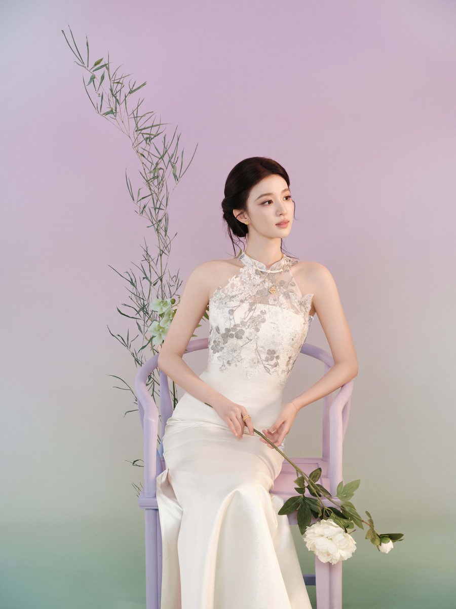 YoukuOfficial's tweet photo. #WangChuran Graceful and fresh. 

#王楚然 

#YOUKU #优酷 https://t.co/VFpav5tG1p