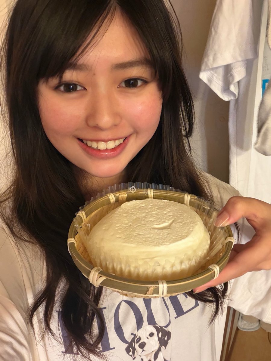 hina_nagahama's tweet photo. お豆腐じゃなくてチーズケーキ https://t.co/rG9WO9iEar
