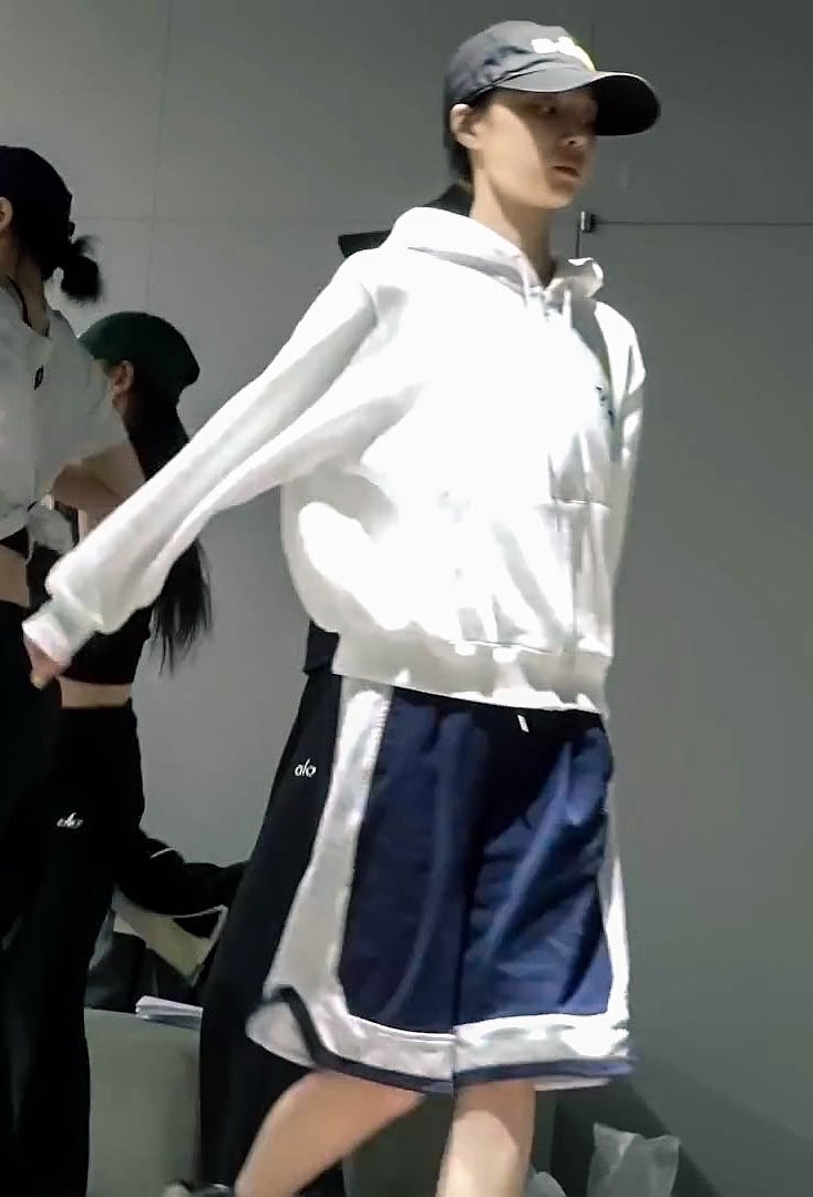 meisttokki's tweet photo. jiminjeong nike shorts?!!! https://t.co/4GimH5oFrt
