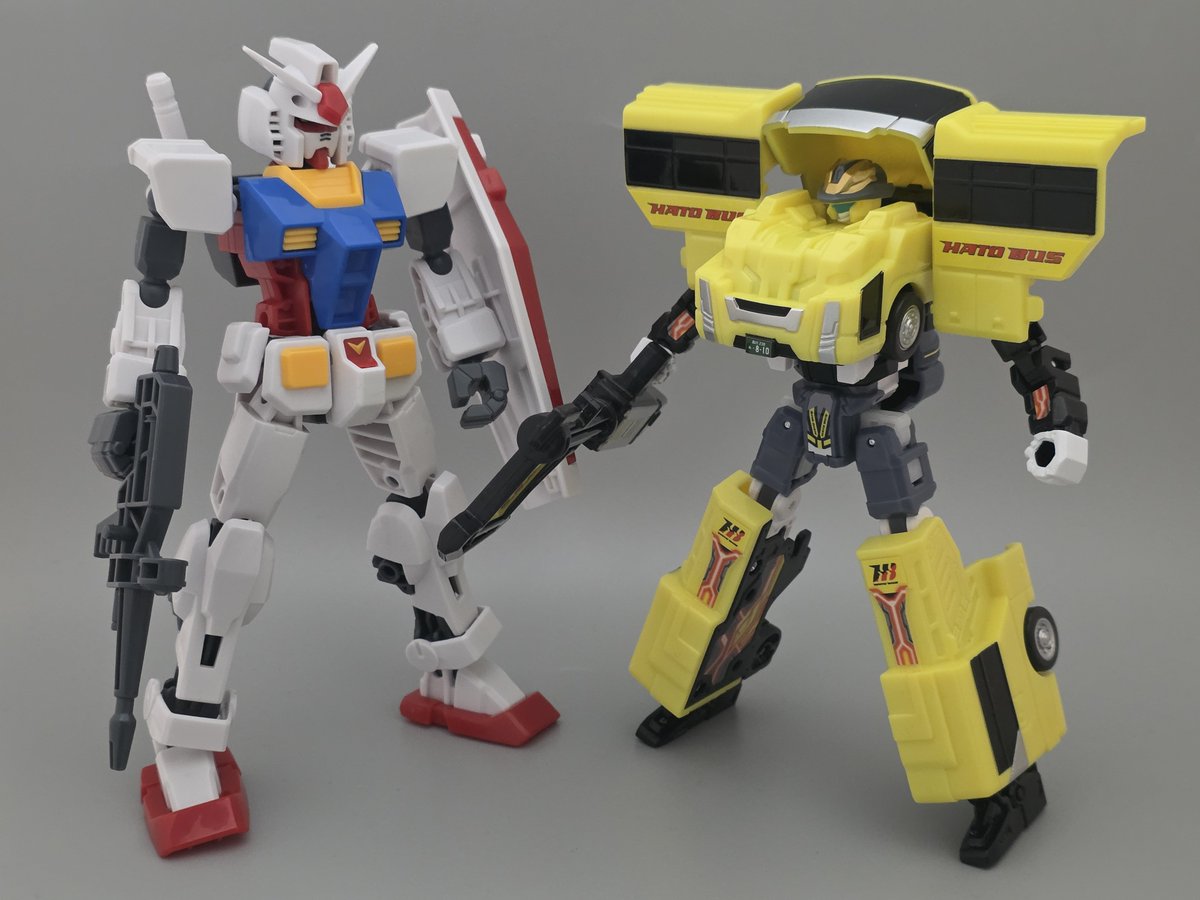 mee_chang_xxx's tweet photo. 同じ価格帯のトランスフォーマーや、ミキシマイズの1.3倍の価格のジョブレイバーより大きいので割高ではないし、

「複数買い前提にしては高い」ってのも、コンストラクショントイは組み立てる工程が遊びの軸なので単体でも十分に遊べる内容になってるんだけど

文化が違いすぎて伝わらない。 https://t.co/8WDwskVxOi