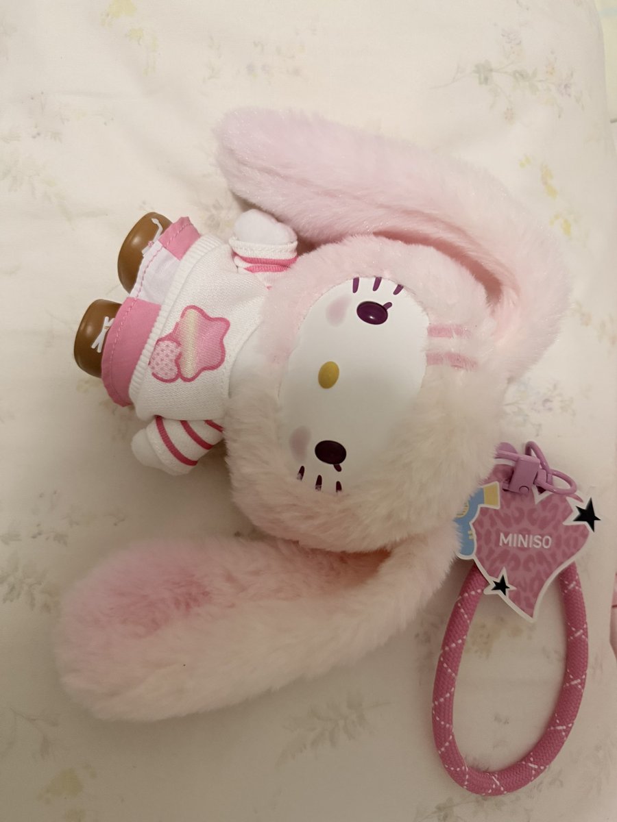 pomwangsudsud's tweet photo. พกจ.myme miniso จุ่มได้ 290
kuromi เล็ก 150 https://t.co/Uan965MgjZ