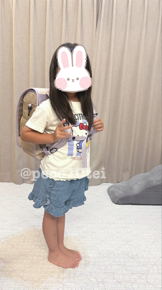 peco10tei's tweet photo. 念願のランドセルが届いて嬉しくてニコニコな娘🫶自分で選んだランドセル背負うとワクワクが膨らむよね☺️もう1年生だなんて早いよ～🥹！ https://t.co/WmEEH8QKU8