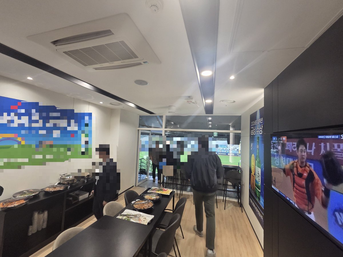 PlayMaker_mk3's tweet photo. 야구 안 보는데 끌려오기 https://t.co/PQMwvWxcAj