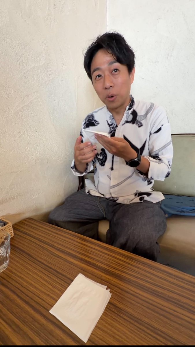 helloyossy's tweet photo. ブラックホールの香りづくり、深めています。
京都で、デジタル縄文ビレッジ主宰のたまちゃんに、新世界の感覚ギフトを体験していただきました。
香りから図形が出てくる感覚も面白くて、香りづくりの参考に。
ラベンダーの嗅ぎ比べ動画とブログです。
https://t.co/TuPQraAD35 https://t.co/ZMoyJjHhxN