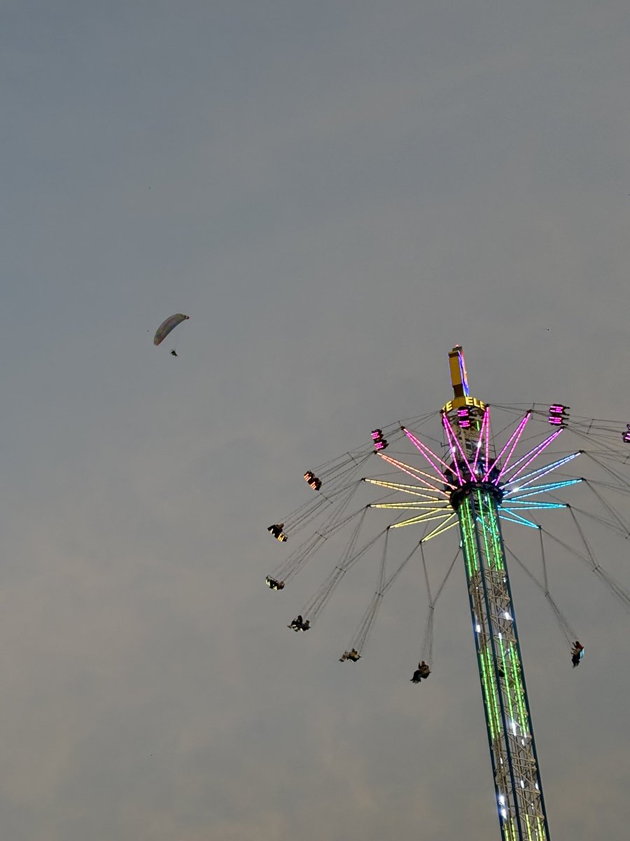 Lisa_Marie_68's tweet photo. Another trip to goose fair last night.
We’re all spent up.
All winnings were given away before we left.
The afternoon was spent delivering all the previous ones to children we know 🧸🧸🧸 https://t.co/k7eMSz8Lq8