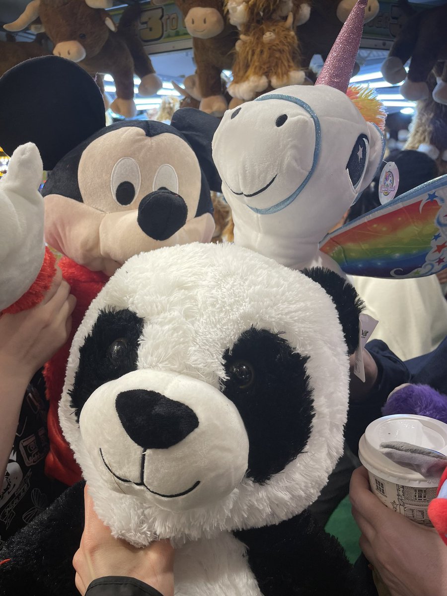 Lisa_Marie_68's tweet photo. Another trip to goose fair last night.
We’re all spent up.
All winnings were given away before we left.
The afternoon was spent delivering all the previous ones to children we know 🧸🧸🧸 https://t.co/k7eMSz8Lq8