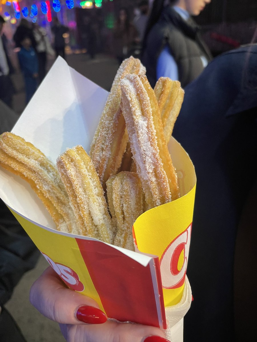 Lisa_Marie_68's tweet photo. Another trip to goose fair last night.
We’re all spent up.
All winnings were given away before we left.
The afternoon was spent delivering all the previous ones to children we know 🧸🧸🧸 https://t.co/k7eMSz8Lq8
