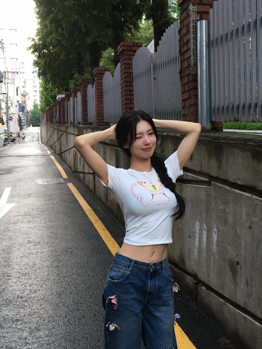official_i_dle's tweet photo. [📸] 260929 @ #전도사

#아이들 #idle
#미연 #MIYEON https://t.co/j9nsQpOZXl