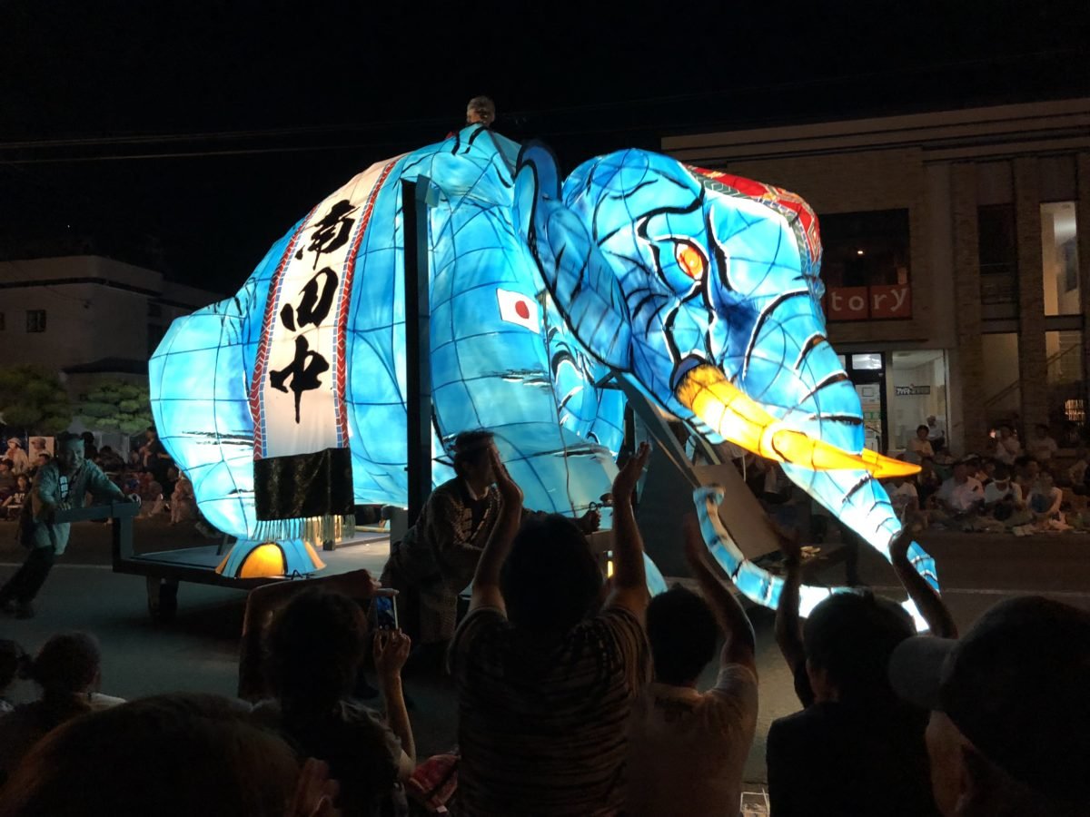 naro_neko's tweet photo. @popcornpassions Something like this ?
It's made of paper🙂.It's a Japanese festival. https://t.co/nlFuIHptSG