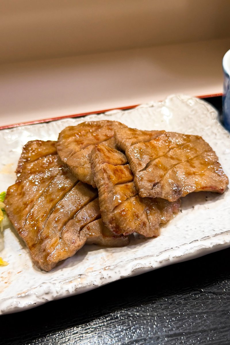 ore_meshi29's tweet photo. 知る人ぞ知る東池袋の牛タンの隠れた名店がここ。炭火で丁寧に焼いた牛タンがﾒﾁｬ美味しくて、とろろも最高。これはもう仙台。 https://t.co/K1Aq6wvear