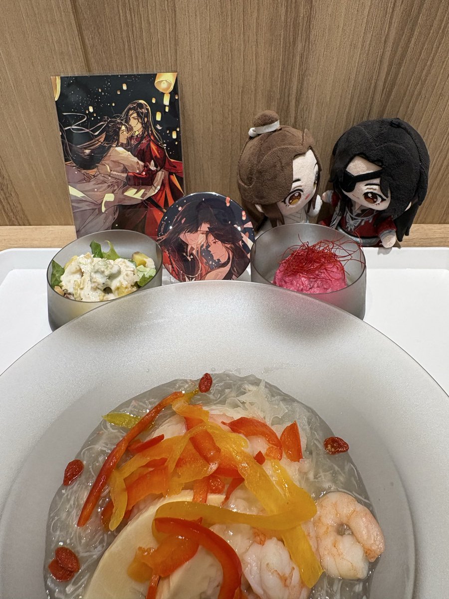 peruppipu's tweet photo. 天官展公式アカウントの千灯観の所での写真の撮り方が素敵だったので、参考にしていろいろ撮影したり、会期を通してチャペルや旅行でご一緒した方とも偶然お会いできたり、Xでしか知らなかった方とご挨拶できたり、本当に素敵なイベントでした☺️ https://t.co/TZ9iOIOTwr