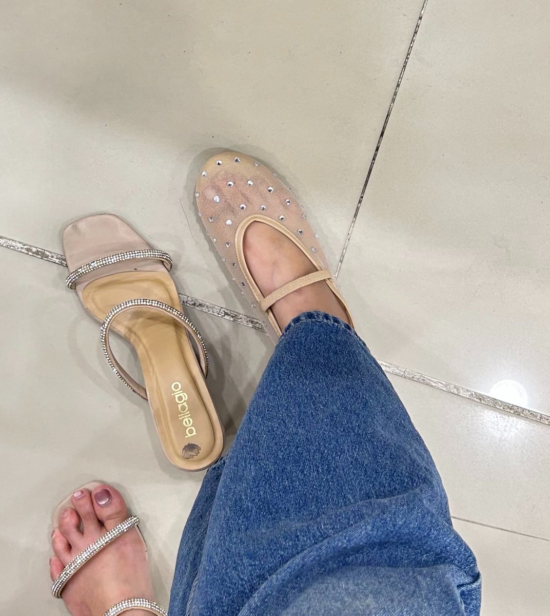 dishayohana's tweet photo. Flatshoes di mthri nih sekarang gemes gemes bgt dah. Update gitu 

Lucu ga siiiii😍😍😍 https://t.co/GscqHiM1Ig